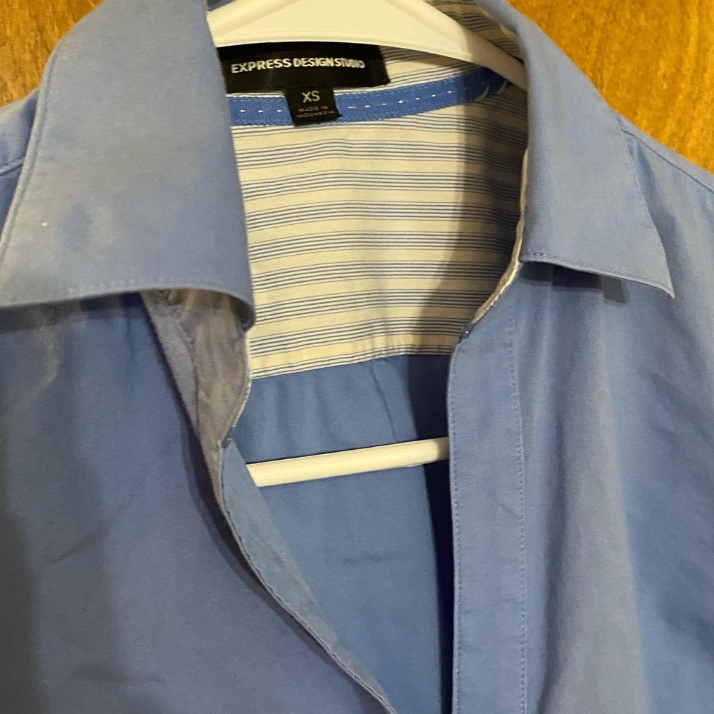 Professional button-up - Picture 4 of 5